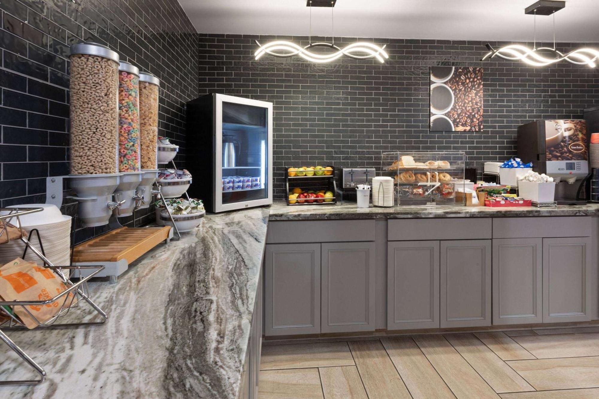 La Quinta Inn By Wyndham Sheboygan Εξωτερικό φωτογραφία