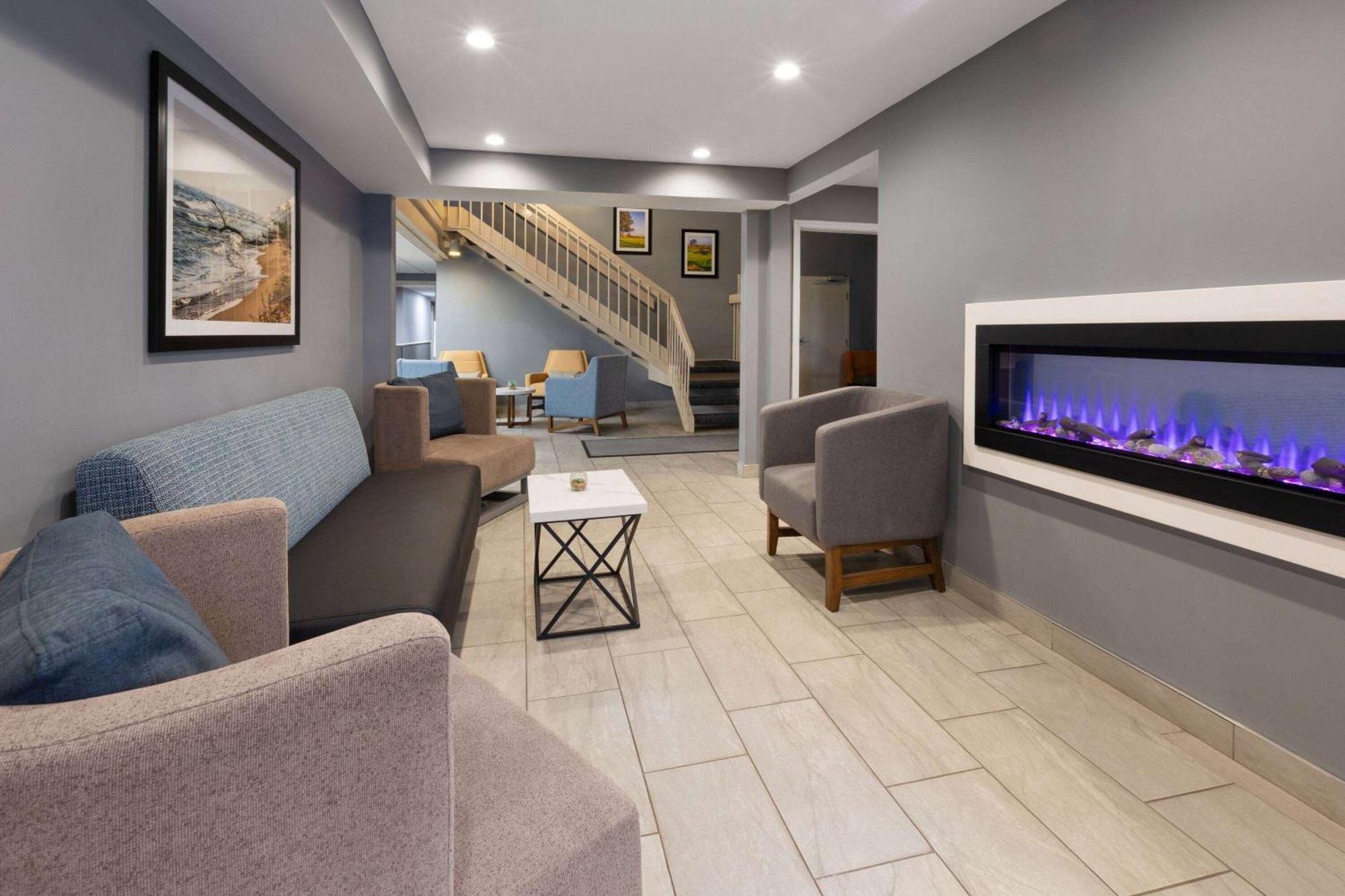 La Quinta Inn By Wyndham Sheboygan Εξωτερικό φωτογραφία